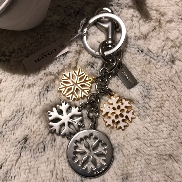 Coach white multi with a Christmas 🚂 beautiful 🎁 - Picture 8 of 13